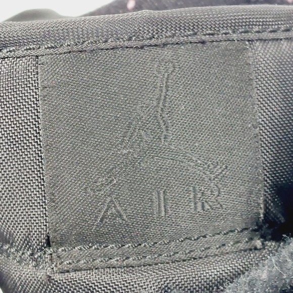 Nike Air Jordan 1 Mid Retro Triple Black Lace Up Leather Athleisure Sneaker F340 - Picture 8 of 12